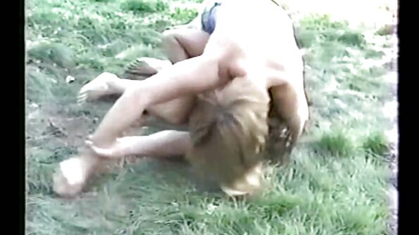 Угорську блондинку підхопили і трахкали голі дівчата відео ВВС