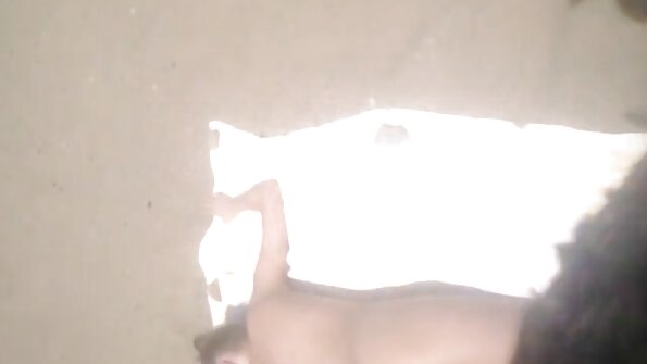 Die порносекс відео vollbusige Blondine Sienna Day wird von einem tätowierten Polizisten gefickt