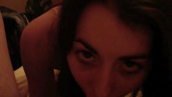 Бренда Джеймс - мама з нові порно відео чудовими сиськами