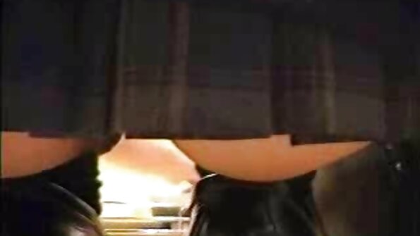Пишна секс відео українське пума показує підлітку, як досягти оргазму